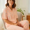 Pijama mujer pantalon cuello clasico botones frontales tela acanalada mandarina Paulinas