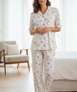Pijama de pantalón largo de botones para mujer color violeta en tela acanalada | Paulina's